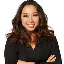 Donna Kim's Instagram, Twitter & Facebook