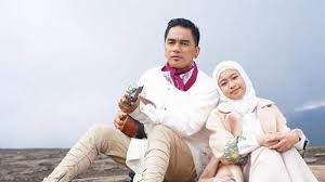 Check spelling or type a new query. Terbiasa Berbahasa Inggris Zara Leola Kesulitan Bawa Lagu Religi Ungu