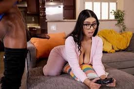 TW Pornstars - 2 pic. Brazzers. Twitter. Free Use & Pussy Juice  @violetsaucy @mrblaccwood. 7:30 AM - 10 Sep 2021