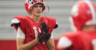 El Campo secondary cuts opponents off at pass