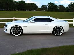 Black And White Camaro Zl1 Rims Normally Wouldn T Even Consider Getting Black Rims Or A White Car Chevy Camaro Camaro Rims Camaro