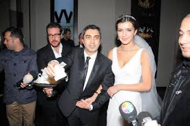 Ali nadir'in doğumu şaşmaz ailesini sevince boğarken, anne nagehan şaşmaz ve bebeğin sağlık durumunun iyi olduğu bildirildi. Necati Sasmaz Esinden Neden Bosaniyor Nagehan Sasmaz Kimdir Bosandilar Mi