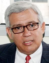 Destituyen al embajador en Egipto, Nelson Mora