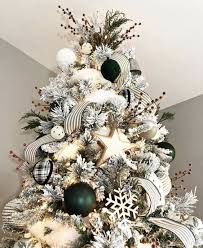 Green And Black Christmas Tree Cool Christmas Trees Christmas Tree Decorating Themes Christmas Tree Inspiration