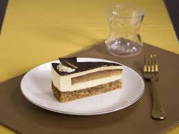 A magyar cukrász iparosok országos ipartestülete idén tizenötödik alkalommal rendezte meg a magyarország tortája versenyt, amelynek győztese már meg is van: Magyarorszag Tortaja 2018 Magyar Cukrasz Iparosok Orszagos Ipartestulete