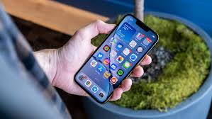 Ever since mobile phones became the new normal, phone books have fallen by the wayside, and few people have any phone numbers beyond their own memorized anymore. The First Minor Update Of Ios 15 Solves The Problem That Iphone 13 Cannot Be Unlocked With Apple Watch Newsdir3