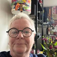 The former site of the iconic Gateways Club in London's Chelsea has  officially been given 'blue plaque' status, marking it as a location of  important historical significance. #lgbthistory #wlw