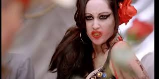 Verspottet Eminem Amy in diesem Musikvideo? Wenn ja, habe ich etwas Respekt  vor ihm verloren : r/amywinehouse