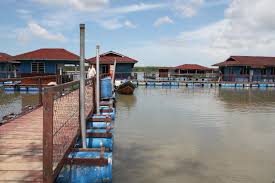 Jetty pulau aman seolah olah sedia menanti setiap pengunjung yang datang. Www Penbiru Com Discover Kedah 2016 Chalet Terapung Ppk Merbuk