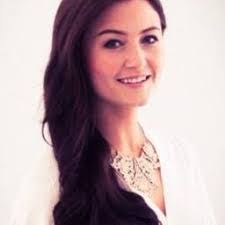 Lola Andersen's Instagram, Twitter & Facebook