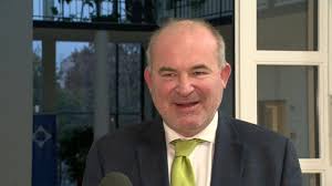 He handed over his credentials to her majesty the queen on 15 november 2016 in buckingham palace. Kocsis Fulop Sesztak Istvan Szalay Bobrovniczky Vince Kiss Andras Youtube