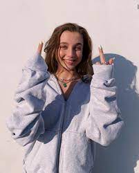 Maybe you would like to learn more about one of these? ð˜±ð˜ªð˜¯ð˜µð˜¦ð˜³ð˜¦ð˜´ð˜µ ð˜´ð˜¢ð˜ªð˜¯ð˜µð˜¦ð˜­ð˜ªð˜´ð˜¦ðŸ¼ðŸ¼ðŸ¼ Emma Chamberlain Emma Style Fashion