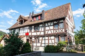 Jetzt eigentumswohnung suchen, finden und kaufen! Https Www Fleischmann Ch Kaufen Suchen Immobilien Kaufen Wagenhausen Stein Am Rhein Mehrfamilienhaus Einfamilien Familien Haus Familienhaus Immobilien Kaufen