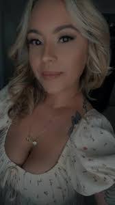 Veda Simpson's Instagram, Twitter & Facebook