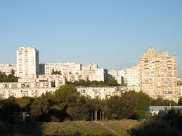 Cependant, il existe bien quelques quartiers dits chauds qui sont à éviter. Les Vingt Quartiers Prioritaires Les Plus Pauvres De France