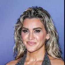 Ashley Roberts's Instagram, Twitter & Facebook