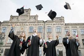 Jadi, bachelor degree artinya adalah gelar sarjana. Program Pendidikan Di Luar Negeri Untuk Mendapatkan Bachelor Degree