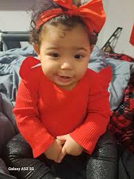 Can someone,,anyone please, please put a christmas background