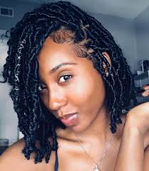 Black And Blonde Faux Locs Bob Faux Locs Bob Khatbrim Faux Locs Hairstyles Natural Hair Styles Locs Hairstyles