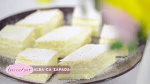 Era facuta de mamele si bunicile noastre pentru ca se facea usor si cu ingrediente ce le aveau la indemana. Reteta Prajitura Alba Ca Zapada Cu Crema Fina De Lamaie Bucataras Tv Youtube