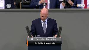 Kind kommt beim basteln mit falten, ausschneiden, kleben. Grenzsteine Der Entwicklung Brandenburg Tabelle Antibusiness Damenpin Site
