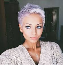 Wenn ein mädchen ein kurzes haar trägt, wird es nicht mit schwierigen haarpflegeproblemen belastet. Frisuren Kurz Trends Kurzhaarfrisuren2018 Kurzhaarfrisuren Frisuren Frisur Frisuren2018 Fris Kurzhaarfrisuren Frisuren Kurze Haare Blond Kurzhaarschnitte