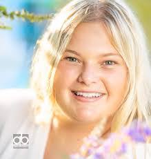 Amber Pounds's Instagram, Twitter & Facebook