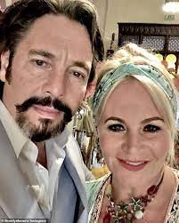 Instant hotel is an australian reality television series which began airing on the seven network on 7 november 2017. House Rules Laurence Llewelyn Bowen Reveals The Secret To 30 Year Marriage Daily Mail Online