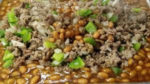 No bell pepper, subbed black for pinto, and used regular italian ground sausage, but i think this recipe is. My Easy Ground Beef Sausage Baked Beans Youtube