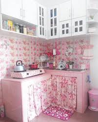 Usahakan jangan memakai banyak warna. Inspirasi Desain Interior Dapur Sederhana