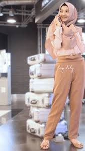 Bagaimana fashion hijab yang casual untuk remaja? Hijab Outfits For Teenage Girls 25 Cool Hijab Style Looks