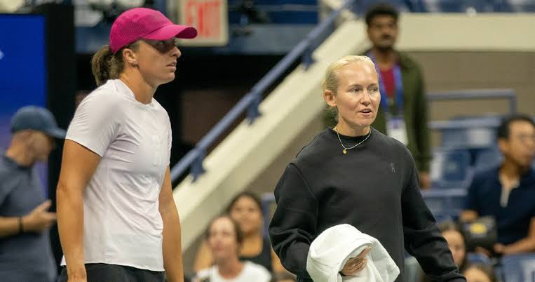 Iga Świątek and Daria Abramowicz: Inside Their Long-Standing Tennis Partnership and Team Role