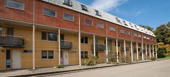 Über den gefliesten flurbereich gelangen sie in alle zimmer. 4 Zimmer Wohnung Zu Vermieten Am Hinuberschen Garten 2 30419 Hannover Marienwerder Mapio Net