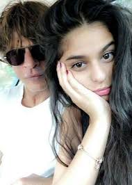 Suhana Khan And Shah Rukh Khan In An Instagram Selfie In January 2018 Shahrukh Khan Celebs Bollywood