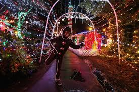 We've done the research and found the best musical christmas lights for you this year. Best Things To Do In Vancouver Canada For Christmas