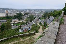 Fermé maintenant jusqu'à 02:00 pm. Eine Malerische Treppe In Lannion Gabriele Kalmbach