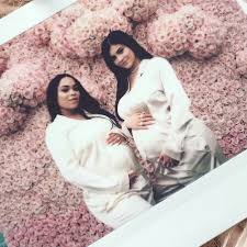 Kylie Jenner Pregnant Badtogether Kylie Jenner Embarazada Moda De Maternidad Kendall Y Kylie Jenner