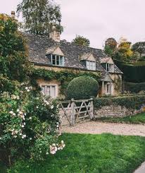 13 8k Likes 113 Comments Instabritain Instabritain On Instagram Early Autumn In The Cotswolds When Countryside House Dream Cottage Late Summer Flowers
