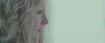 Saoirse una ronan was born in the bronx, new york city, new york, united states, to irish parents, monica ronan (née brennan) and paul ronan, an actor. The Brilliance That Is Saoirse Ronan As Hanna Simply Has To Be Experienced Again Filmotomy