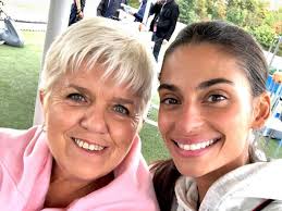 Bonjours a tous et a toutes, voici la premiere partie de josephine ange gardien la femme aux gardenias voici le résumé : Epingle Sur Series Tv