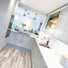 Dove grey kitchens with white worktops howdens joinery groupon. Howdens Have You Seen Mrs Hinch S New Howdens Fairford Grey Kitchen Didn T Our Kitchen Designer Brad From One Of Essex Depots Do A Fantastic Job Https Hwdn Uk Fairfordgrey Facebook