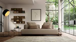 Il divano frank non solo è disponibile in diversi colori ma è anche realizzato in una dimensione che si prefigge di essere quella ideale per chi non vuole acquistare un prodotto troppo ingombrante. Divani Due Posti