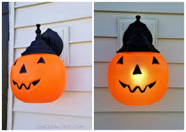 This plastic pumpkin bucket makeover is a great dollar store craft that'll let you move your decor from halloween to fall in a snap! Dollar Plastic Pumpkin Bucket Craft Ideas Crafty Morning