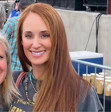 Alyson Barr's Instagram, Twitter & Facebook