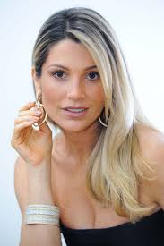 Flávia alessandra, 39, vai entrar em longas férias da televisão. Picture Of Flavia Alessandra Blonde With Dark Roots Bleach Blonde Hair Bleach Blonde