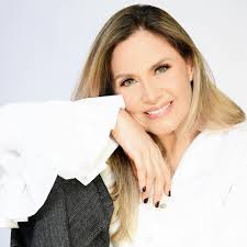 Vía La Kalle Luego de la tiradera de Shakira a su expareja Gerard Piqué y  su novia Clara Chía, algunas personas hablan de quién es verdaderamente la  joven.