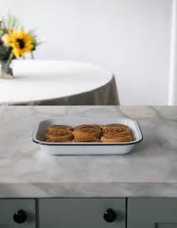 pumpkin cinnamon rolls with maple