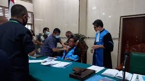 Gejala depresi ditandai dengan putus asa, sulit berkonsentrasi, perasaan selalu negatif, dan disertai dengan berat badan yang terus turun. Hakim Pttun Medan Mendadak Meninggal Saat Sidang Sengketa Pilkada Sempat Mengeluh Berat Badan Turun Tribunnews Com Mobile