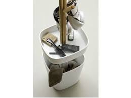 Fonte (which means fountain) is a collection of washbasins, showers and receptacles in dupont™. Fonte Waschesammler By Rexa Design Design Monica Graffeo Waschesammler Waschekorb Waschebehalter