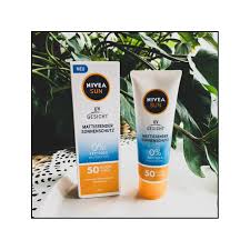 Die zweiphasige schüttelmixtur sorgt für eine tiefenreinigung der verstopften poren und. Nivea Sun Uv Gesicht Produkttest Mademoiselle Mara